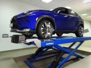 кронштейн 150 10 000 (ral 5005) для стенда c803 (для ножничного подъемника правый)