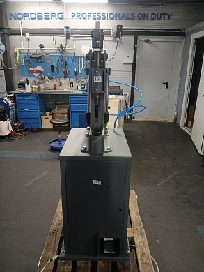 пневматический станок для заклепки тормозных колодок, цилиндр 160, с тумбой rm 895